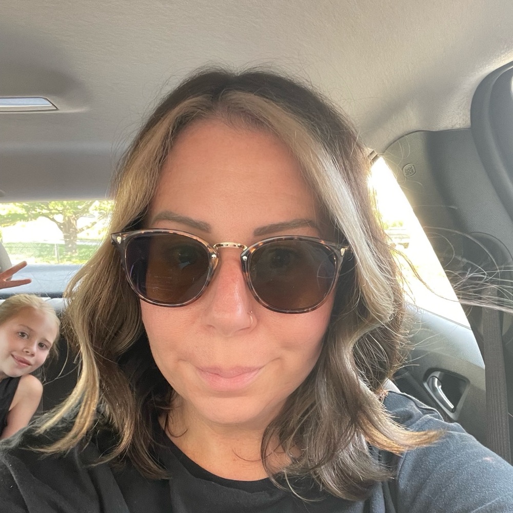 Meet your Posher, Jennifer